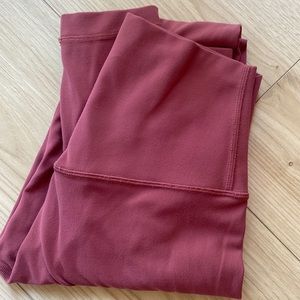 LULU LEMON Align size 4 in velvet dust